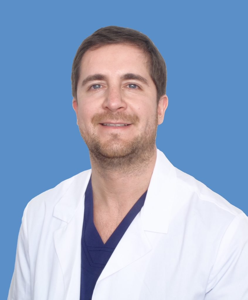 Dr. Álvaro Salazar Villegas